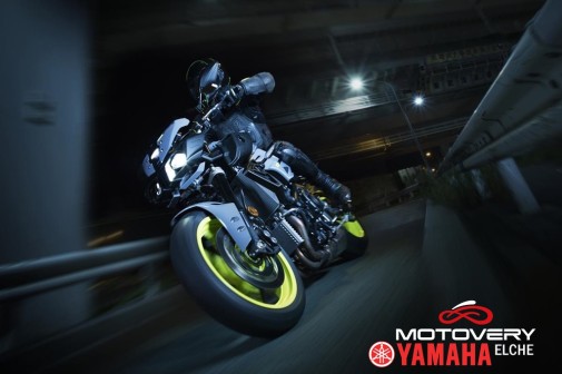 motos-elche-yamaha-mt10-2016-alicante (2)